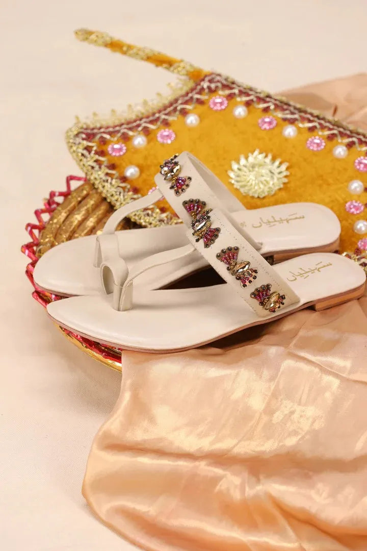delicate Handmade Kolapuri Jutti